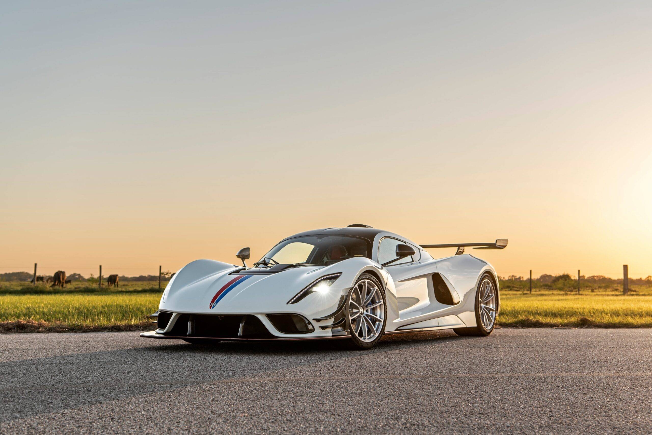 5 Fastest Cars in the World Right Now – Who’s the Champion?